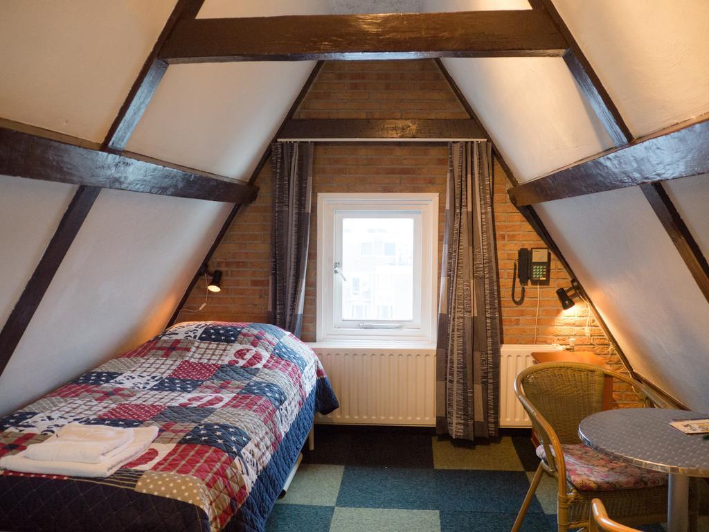 Hotel Adolesce Amsterdam Bagian luar foto